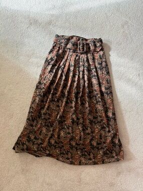 Super Vintage Floral Pleated Midi Skirt in Brown and Black